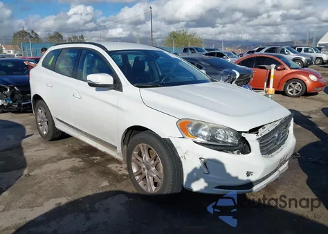 2016 Volvo Xc60 T5 Drive-E z USA, uszkodzony, nr VIN YV440MDJ5G2861360